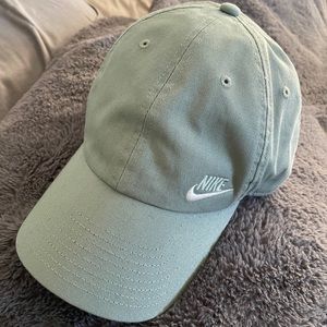 NWT Nike Women's Sportswear Heritage86 Futura Ball Cap Hat Sage Green